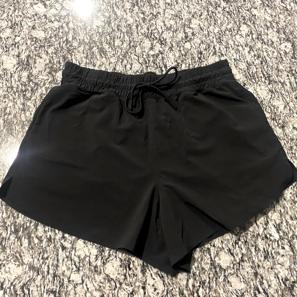 Athleta Crossroads Shorts in Black